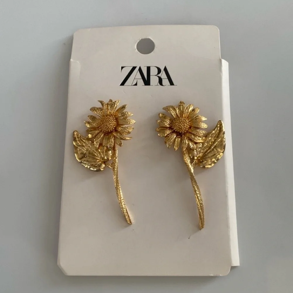 NWT Zara Floral Earrings
